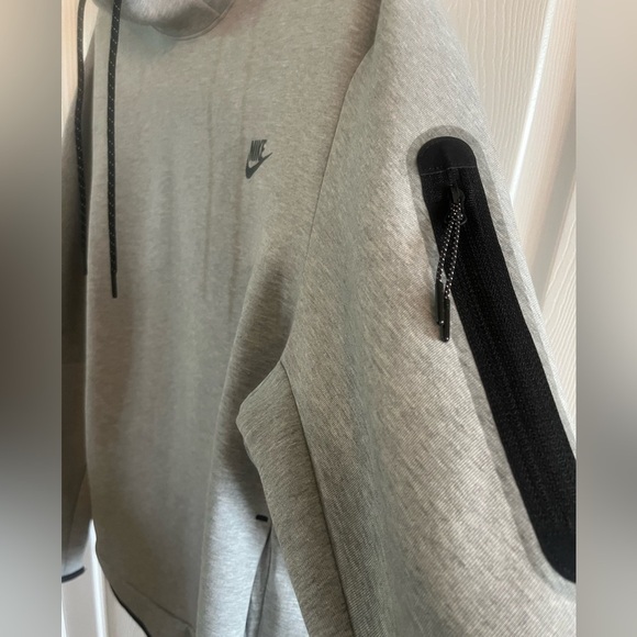 Men's Nike Sportswear Tech Fleece Pullover Hoodie | Size Large - Picture 4 of 8